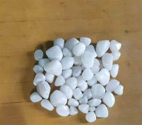 Polished White Pebble Stone For Walls Mm At Best Price In Jaipur