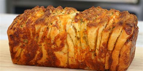 Easy Cheesy Pull Apart Garlic Bread Recipe