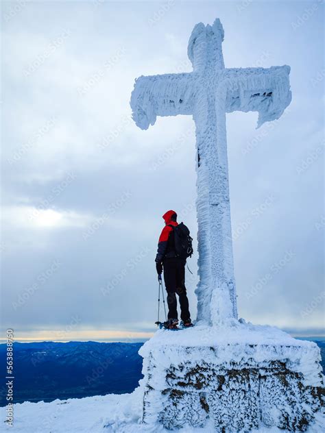 Escursione Invernale Nel Bellissimo Appenino Italiano Innevato Croce