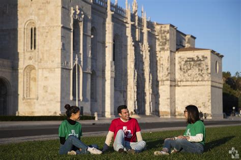 JMJ Maioria dos jovens portugueses são religiosos e quase metade dizem