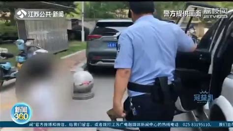 萌娃迷路，好心人报警 孩子带着警察叔叔找到回家的路荔枝网新闻