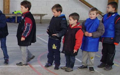 École du Sacré Coeur Les élèves s initient au tchoukball Le Télégramme