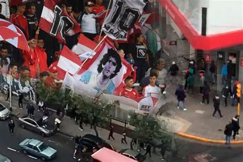 Barras De Independiente A Los Tiros En Plena Avellaneda Corrientes Hoy