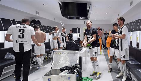 Champions Of Italy The Locker Room Celebrations Juventus