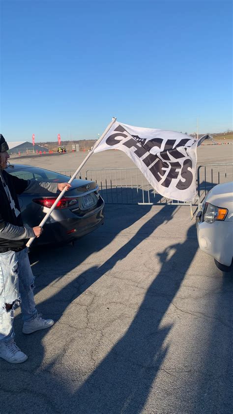 Raiders Fan Welcoming Chiefs Fans To Arrowhead Rraiders