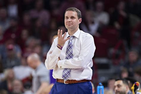 Report Fbi Staying In Baton Rouge Continuing Investigation On Lsu Basketball Coach Will Wade