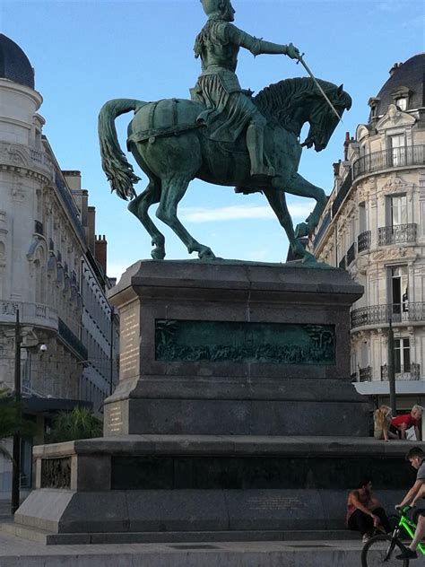 Orl Ans Statue De Jeanne D Arc Carte Postale Ancienne Et Vue D Hier