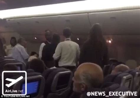 United Airlines Cabin Crew And Air Marshal Forced To Tie Aggressive