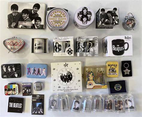 Lot 197 - BEATLES MEMORABILIA AND COLLECTABLES.