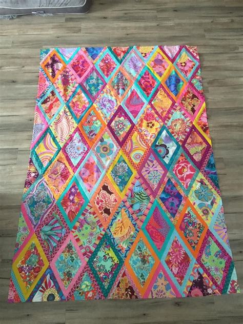 Pin By Kathi Anderson On Kfc Bordered Diamonds Kaffe Fassett Quilts Art Quilts Quilt Patterns