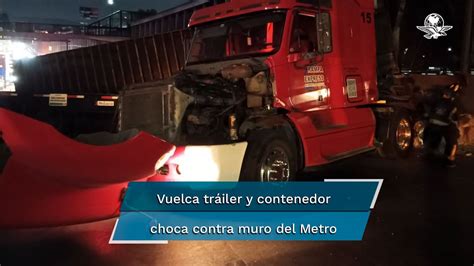 Vuelca Tr Iler En Circuito Interior Contenedor Choca Con Muro De L Nea