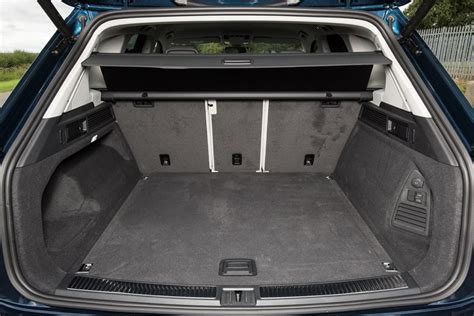 Volkswagen Touareg Practicality Boot Space Dimensions Parkers