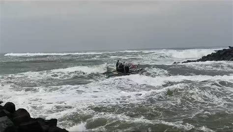 Jika Lempengan Megathrust Patah Di Pantai Cipatujah Tasik BMKG