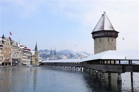 Kapellbrücke mit Wasserturm und Bild kaufen 70385592 Image