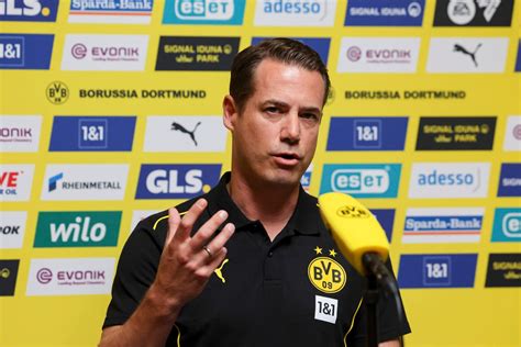 Kein Hinterherlaufen Mehr BVB Boss Fordert Mehr Konstanz