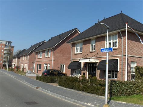 Vrijstaande En Twee Onder Een Kapwoningen Oosterveldbouw BV