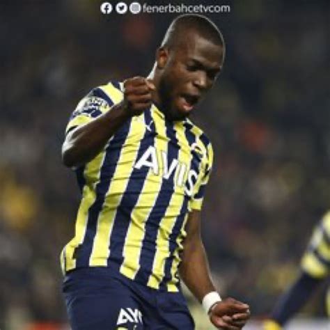 Fenerbahçe Taraftar Videoları on Twitter Enner Valencia Alex De