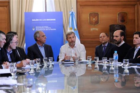 El Gobierno negocia con los ministros de Economía de las provincias el