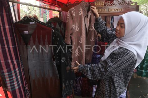 Pameran Wastra Nusantara Di Kediri Antara Foto