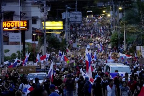 Manifestantes marcharon hasta la presidencia de Panamá El Periodiquito