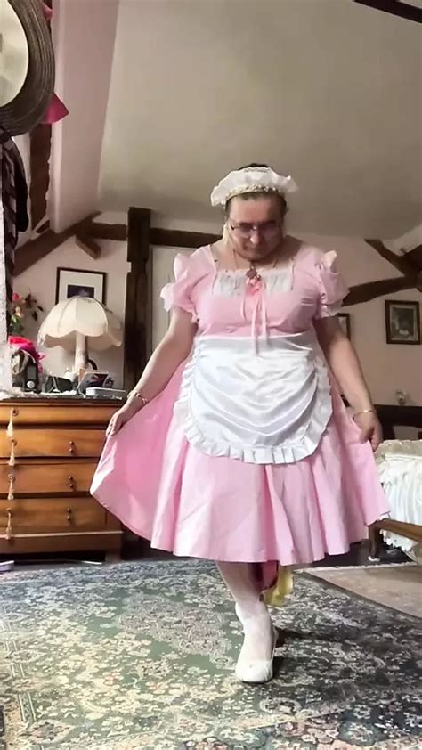 In A Pink And White Maid S Outfit Gay Amateur Porn Feat Soumise Xhamster
