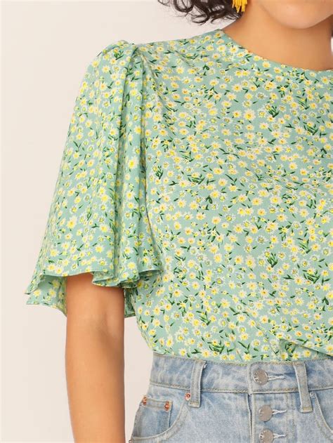 Shein Keyhole Back Flutter Sleeve Ditsy Floral Top Casual Work