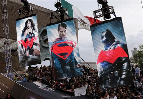 Batman v Superman Sets Box Office Record Despite Poor Reviews - Newsweek