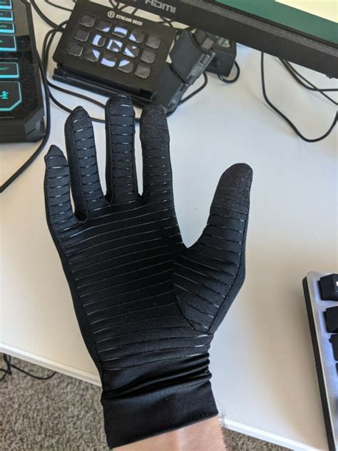 How To Stop Sweaty Hands While Gaming Try This First Streamers Playbook