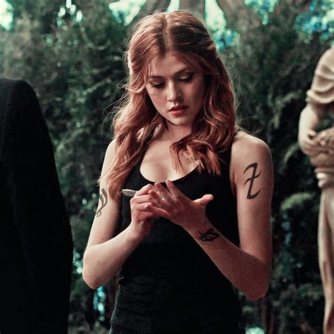 Netflix Series Tv Series Clace Clary Fray Katherine Mcnamara