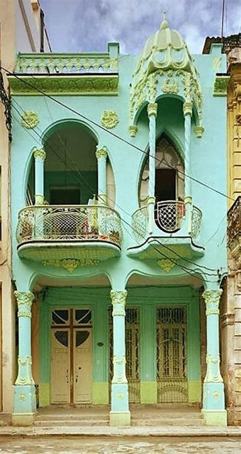 Solve Art Nouveau Building Havana Cuba Jigsaw Puzzle Online With