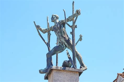 Skulptur in Küssnacht am Rigi SZ 14 7 2022 1487 Küssnacht Flickr