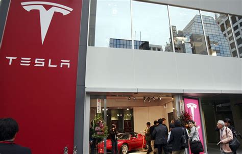 Tesla-Showroom-Japan - TESLARATI