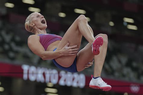 Katie Nageotte Wins Gold Medal In Women S Pole Vault At 2020 Tokyo