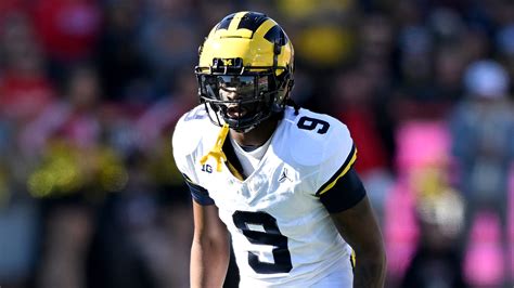 Michigan Football Star Rod Moore Tears Acl In Practice Report