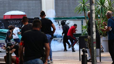 Krawalle im Land Frankreichs Behörden untersagen Demonstrationen