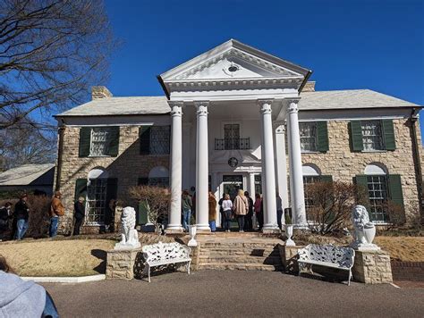 An Unforgettable Visit to Elvis Presley's Graceland in Memphis, TN