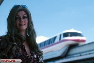 Luscious Babe Expose Her Lusty Pussy Wearing Black Hat XXX Dessert