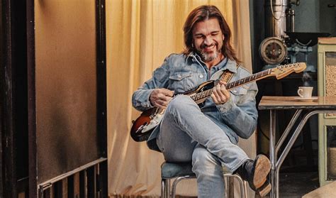 Juanes anuncia fechas de 2024 para gira norteamericana de su álbum