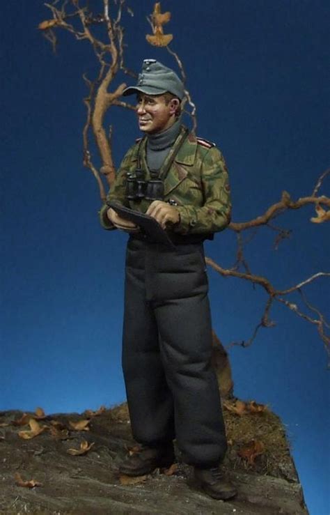 Wwii German Panzer Officer And Nco 2 Figures