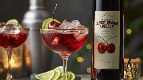 L alcool à base de cerises liqueur cherry brandy eau de vie