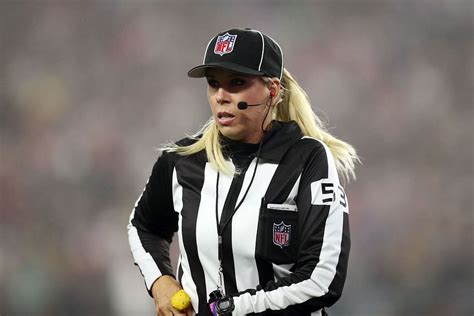 How Many Female Referees Are There In The Nfl In The 2022 Season