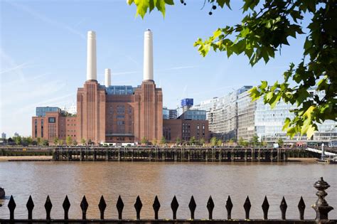 Battersea-Power-Station-Chimney-lift-across-the-river-credit-Brendan ...