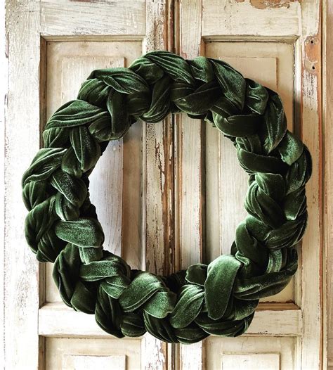 Braided Green Velvet Wreath Etsy Wreaths Christmas Deco Christmas