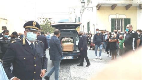 Savona L Ultimo Saluto A Marika Morta Di Parto La Repubblica