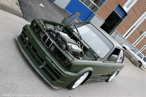 BMW E30 CARS: E30 V12 turbo