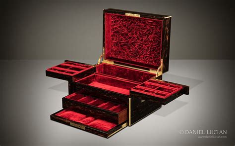 Antique Jewellery Box In Coromandel With Cantilever Mechanism By