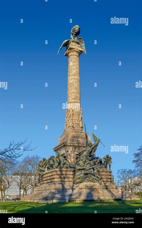 Monumento A Los H Roes De La Guerra Peninsular Columna Con Grupos