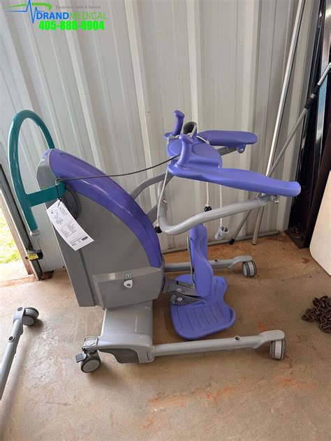 Arjo Huntleigh Sara Plus Powered Patient Lift With Remote And Battery