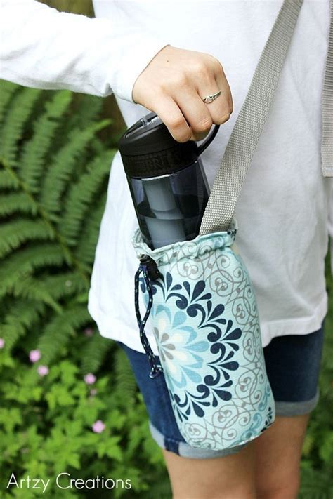 8 Simple Diy Water Bottle Totes And Slings Shelterness Sewing Projects For Beginners Bag