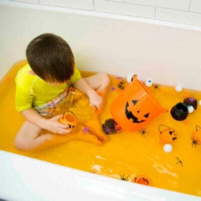 Halloween Bath Activity - Busy Toddler